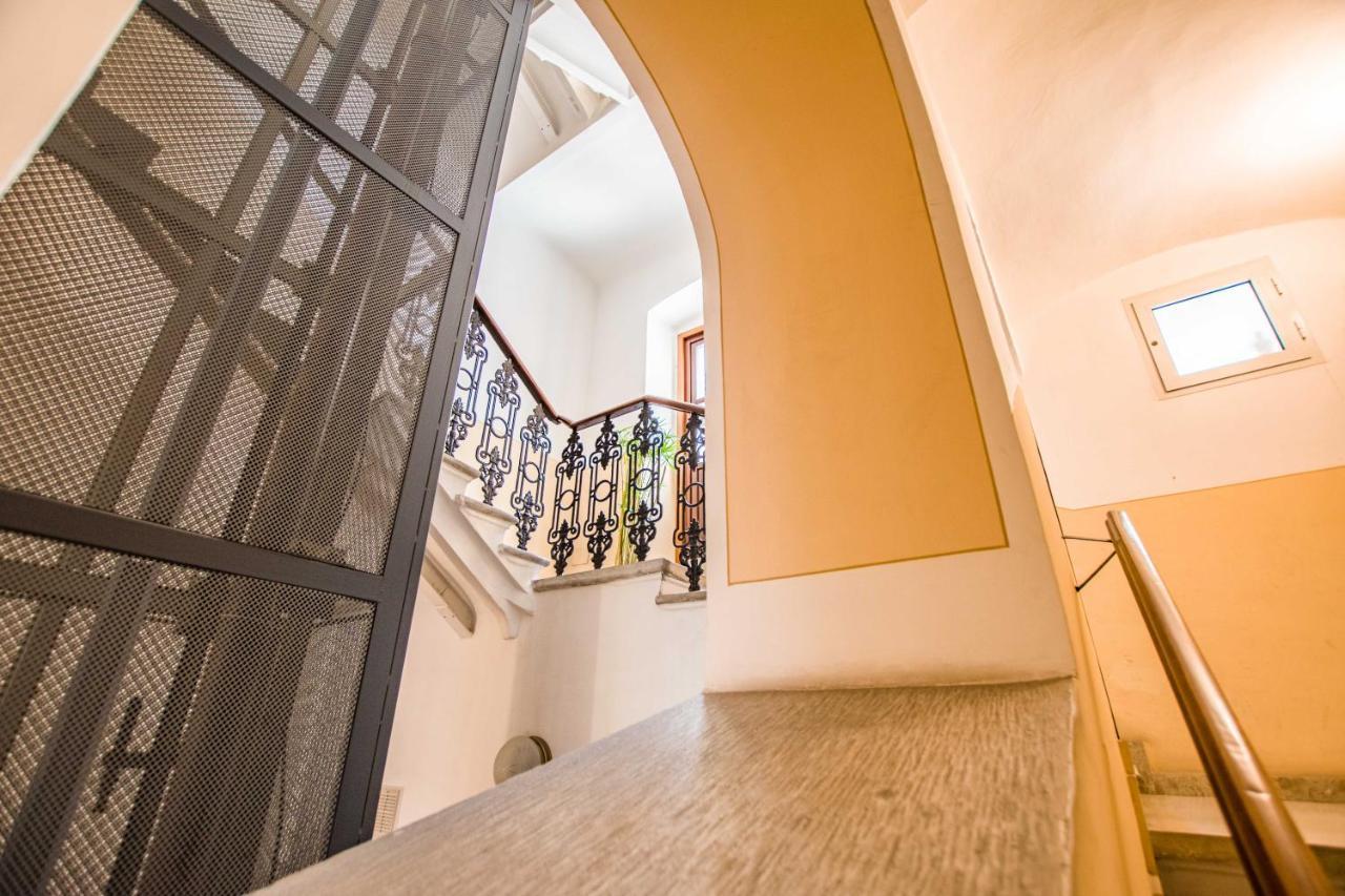 Casa Vacanze Al Teatro Trieszt Kültér fotó